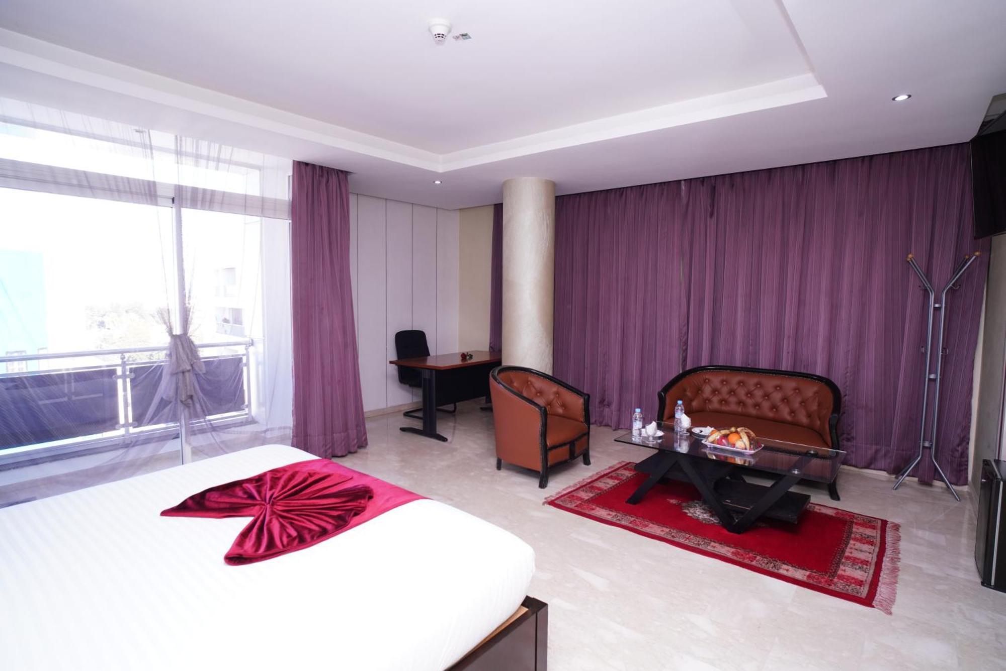 Hotel La Capitale Rabat Esterno foto